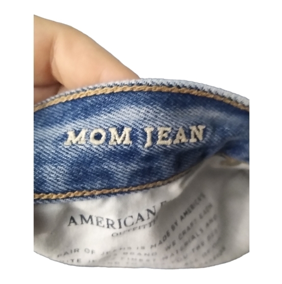 American Eagle Mom Jean High Rise Destructed Distressed Jeans Size 2 - Picture 2 of 8